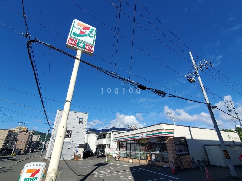 コンビニ　セブンイレブン札幌北3条西28丁目店（コンビニ）まで124m