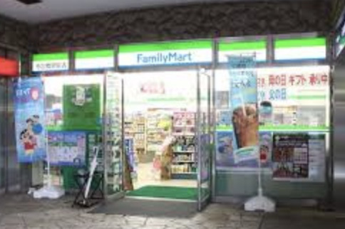 コンビニ　ファミリーマート 参宮橋駅前店（コンビニ）まで600m