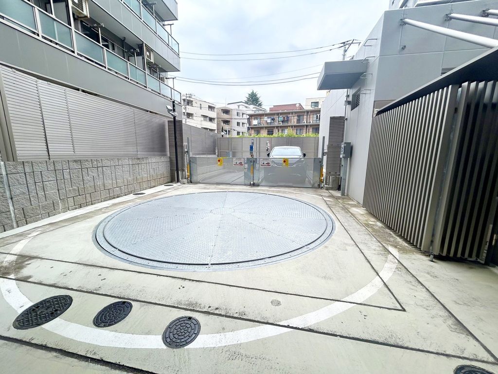 駐車場　駐車場