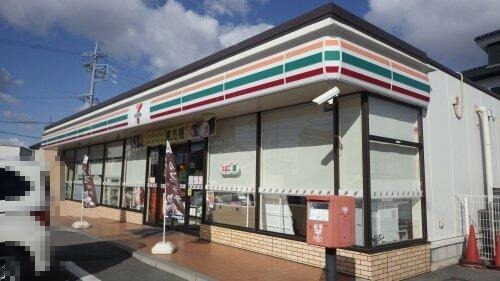 コンビニ　セブンイレブン 西尾桜町店（コンビニ）まで358m
