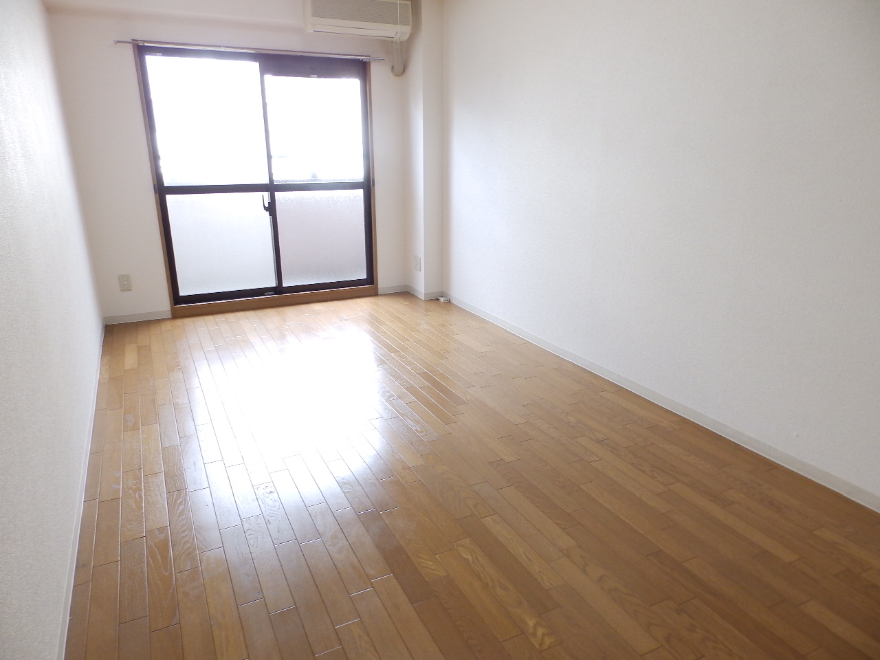 居室・リビング　広くて綺麗なお部屋