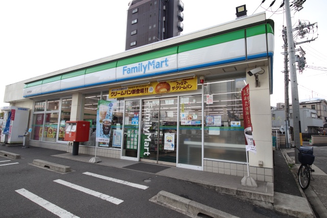 コンビニ　ファミリーマート 吹上駅北店（コンビニ）まで400m