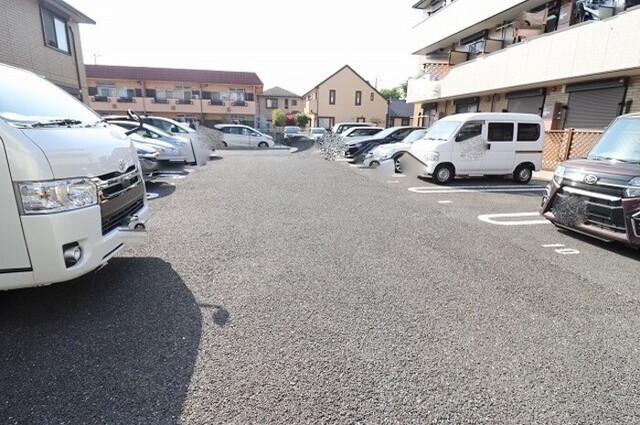 駐車場　駐車場