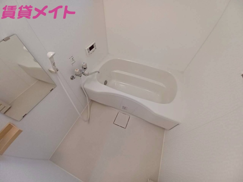 バス・シャワールーム　別部屋反転画像参考