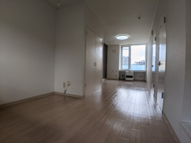 居室・リビング　広くてキレイなお部屋が広がっていて、充実した生活が送れそう。