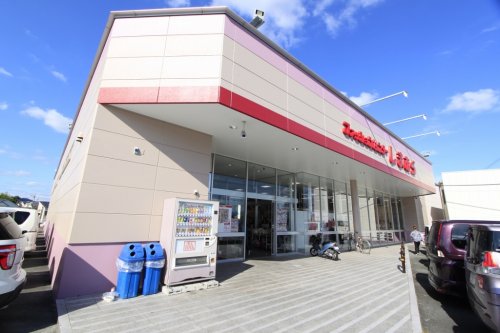 ショッピングセンター　しまむら 香芝店（ショッピングセンター）まで495m