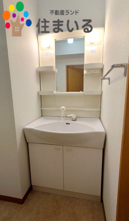 洗面設備　※写真は同型タイプとなります。