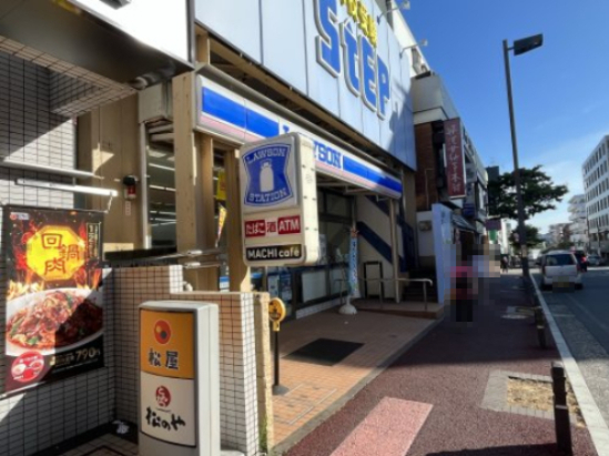 コンビニ　ローソン 青葉市ケ尾駅南店（コンビニ）まで821m