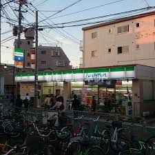 コンビニ　ファミリーマートＪＲ和白駅前店（コンビニ）まで384m