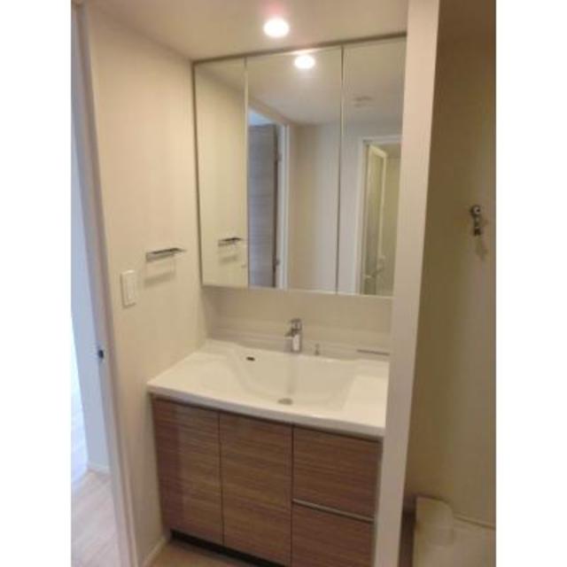 洗面設備　※写真は同タイプ住戸です。