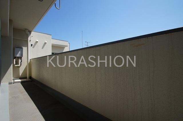バルコニー　別部屋の写真になります。