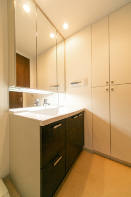 洗面設備　※写真は同タイプ住戸です。
