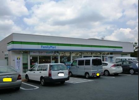 コンビニ　ファミリーマート 世田谷粕谷店（コンビニ）まで691m
