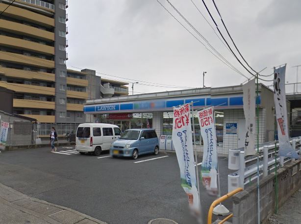 コンビニ　ローソンプラス 座間駅前店（コンビニ）まで304m