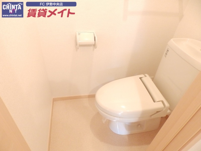 トイレ　同型タイプです。