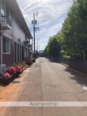 その他　前面道路（その他）まで0m