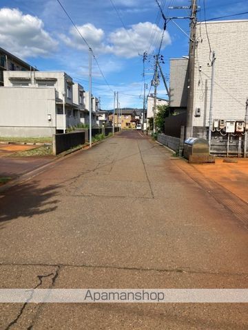 その他　前面道路（その他）まで0m