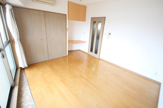 居室・リビング　※別部屋の写真です