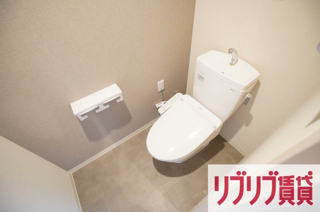 ＪＲ総武線 千葉駅 徒歩7分 14階建 築6年のトイレ写真