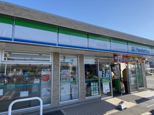 コンビニ　ファミリーマート豊田三軒町店（コンビニ）まで942m