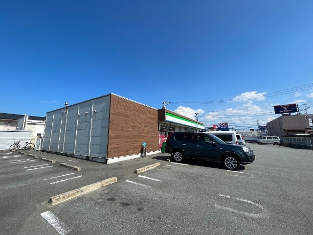 コンビニ　ファミリーマート津藤方店（コンビニ）まで602m
