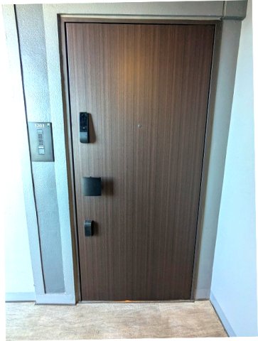 FRENCIA御徒町の玄関写真