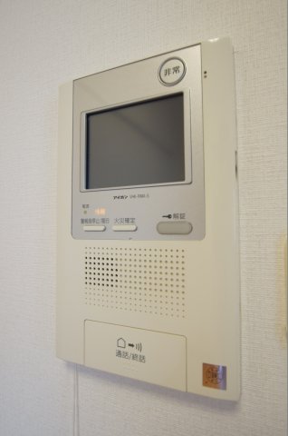 セキュリティ　来訪者が確認できる女性に安心の「TVモニターホン」