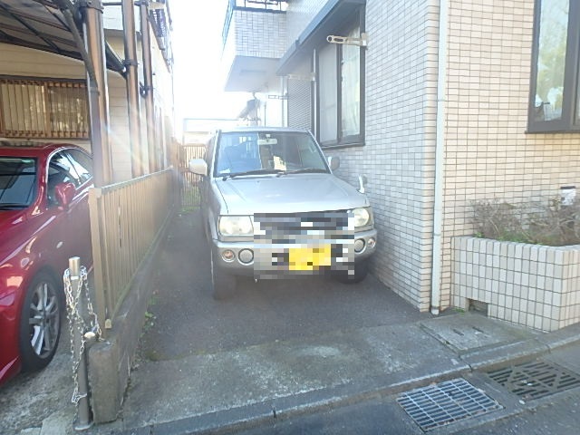 駐車場　現状満車、別契約にて近隣駐車場あり。空き状況要確認