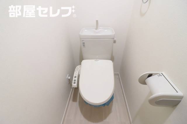 トイレ　写真はモデルルームまたは同タイプ物件になります。