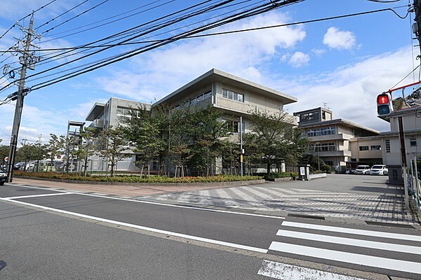 小学校　富山市立鵜坂小学校（小学校）まで371m