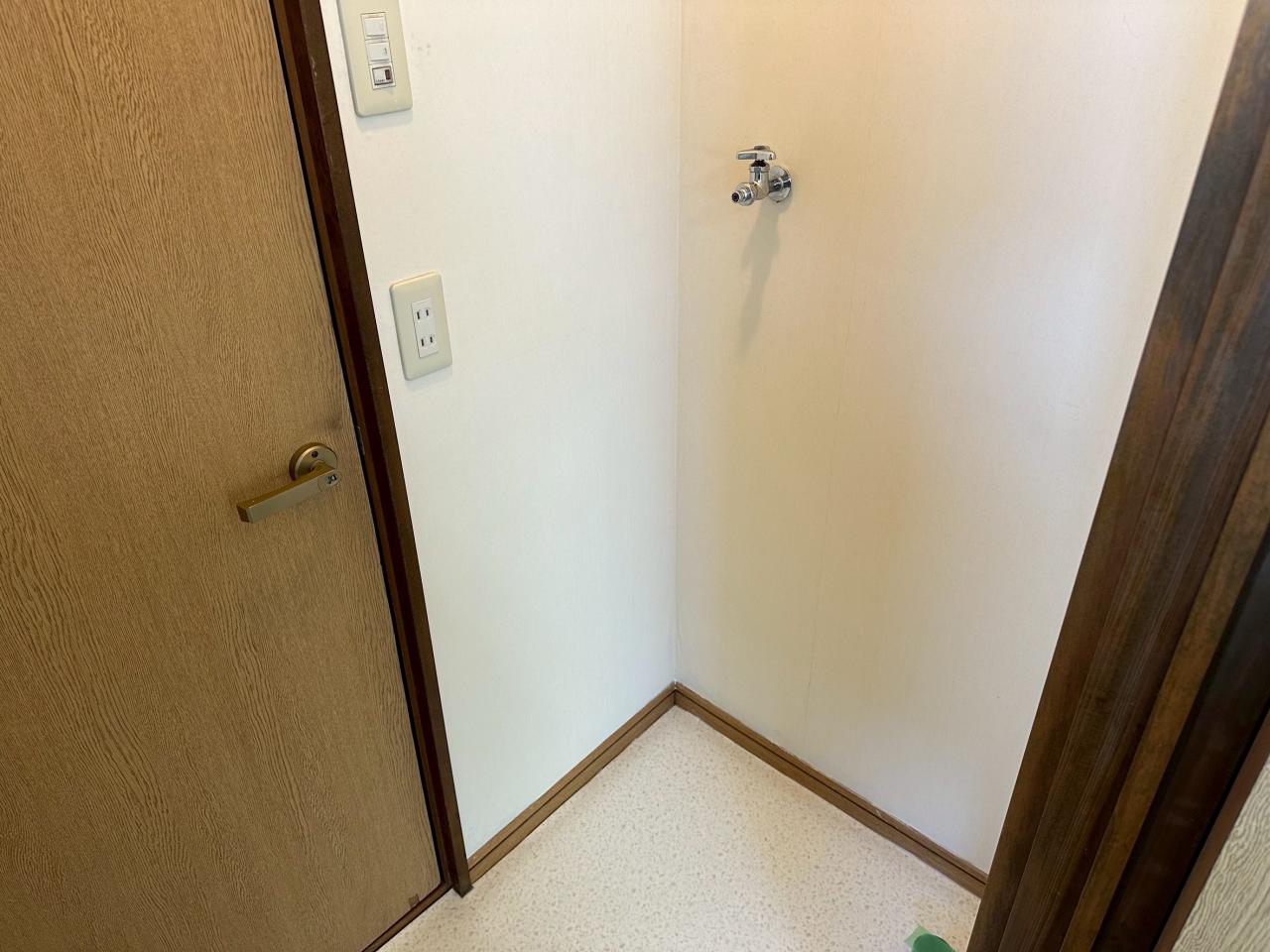 洗面設備　※現況写真とは異なります。102号室写真になります。