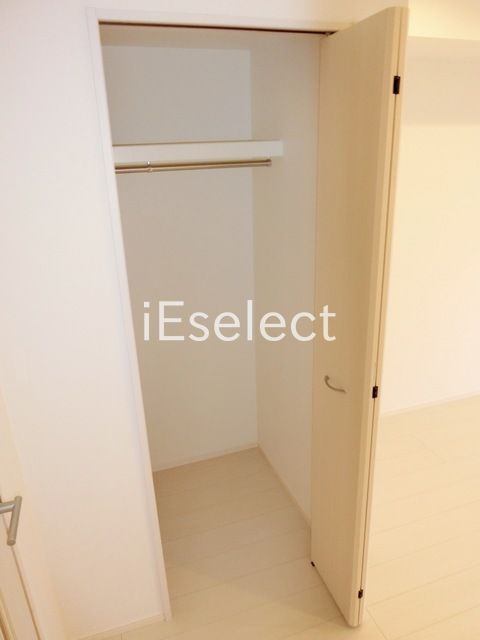 収納　奥行きのあるクローゼットです