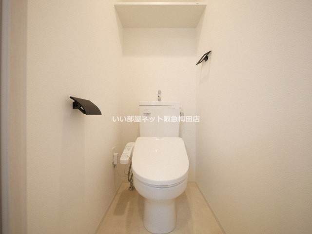 レジュールアッシュ塚本レジデンスのトイレ写真