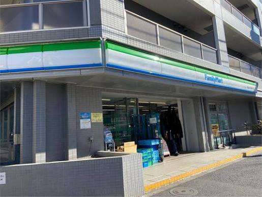 コンビニ　ファミリーマート 世田谷千歳通り店（コンビニ）まで177m