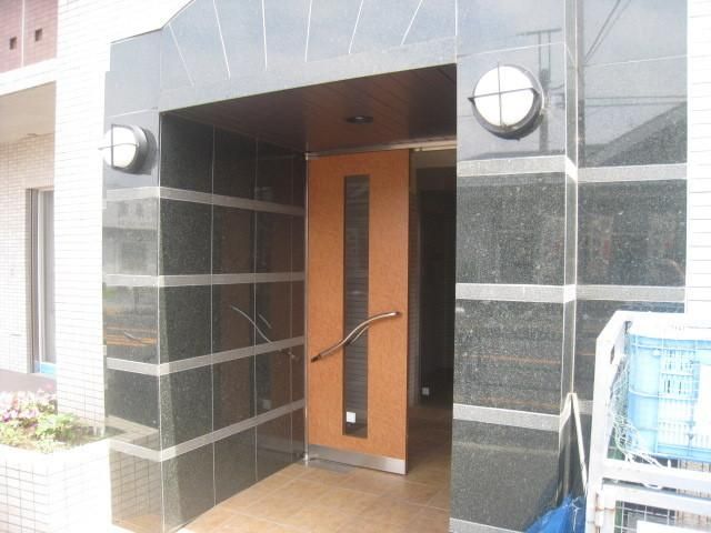 エントランス　★お部屋探しは株式会社タウンハウジング東京まで★