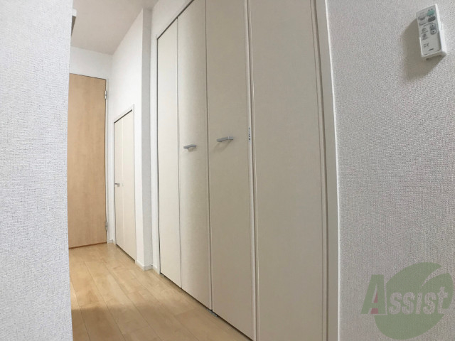 玄関　玄関からの目線です。光が差し込む素敵なお部屋ですよ。