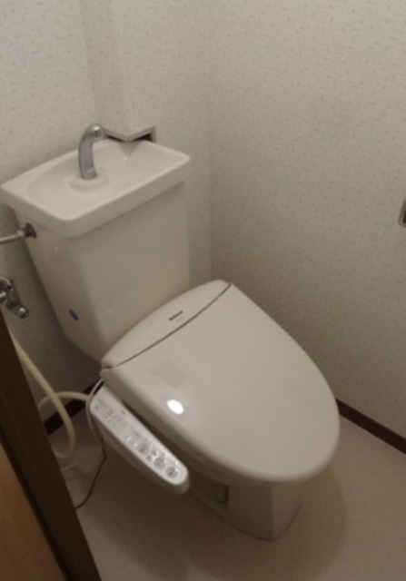 京成押上線 京成曳舟駅 徒歩2分 4階建 築32年のトイレ写真