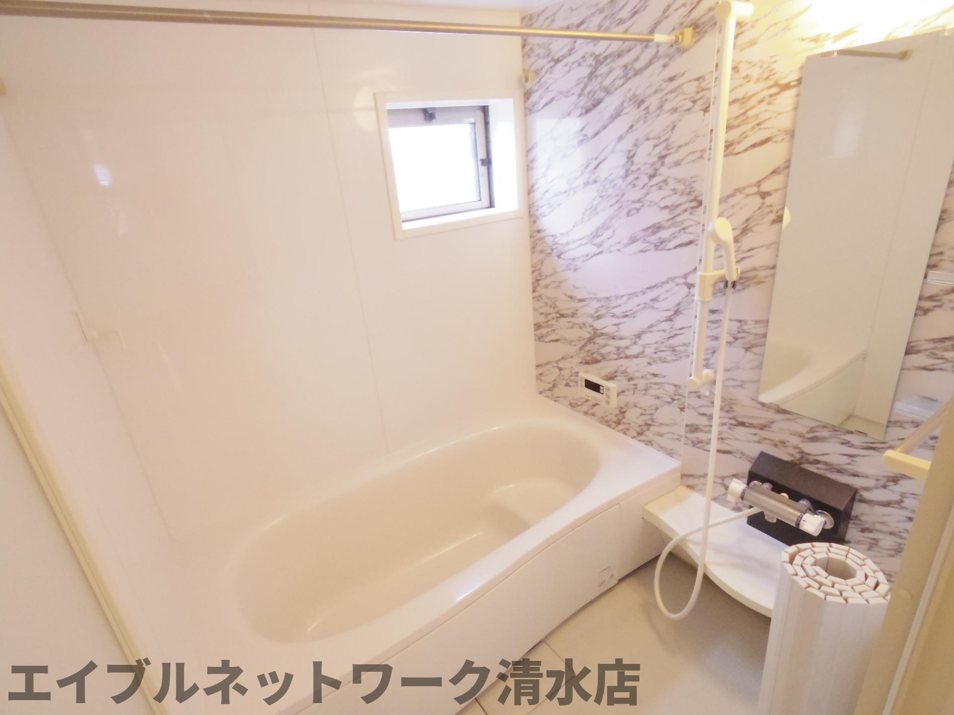 バス・シャワールーム　きれいなお風呂です