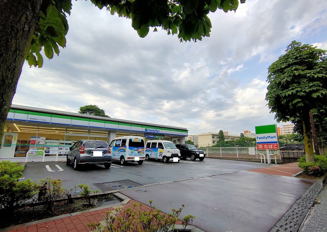 コンビニ　ファミリーマート練馬高松五丁目北店（コンビニ）まで292m