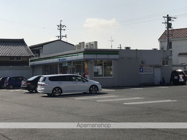 コンビニ　ファミリーマート（コンビニ）まで1343m
