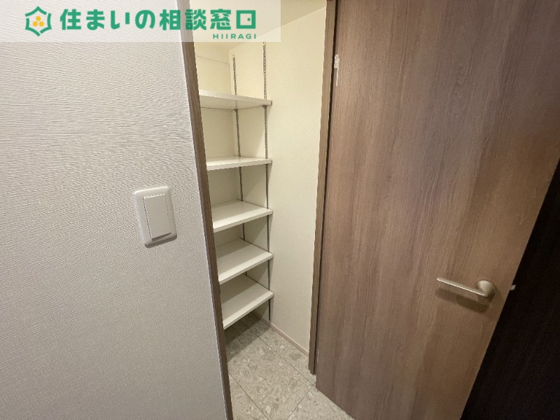 収納　同型