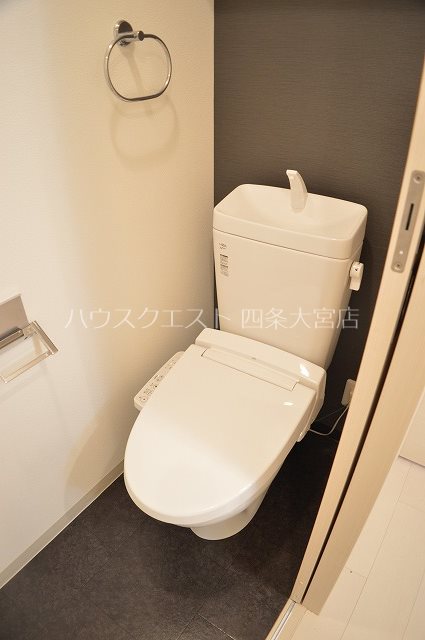アドバンス京都西院パルティーレのトイレ写真