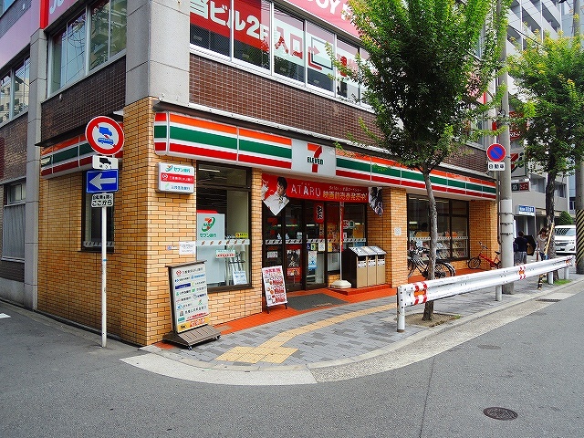 コンビニ　セブンイレブン（コンビニ）まで201m
