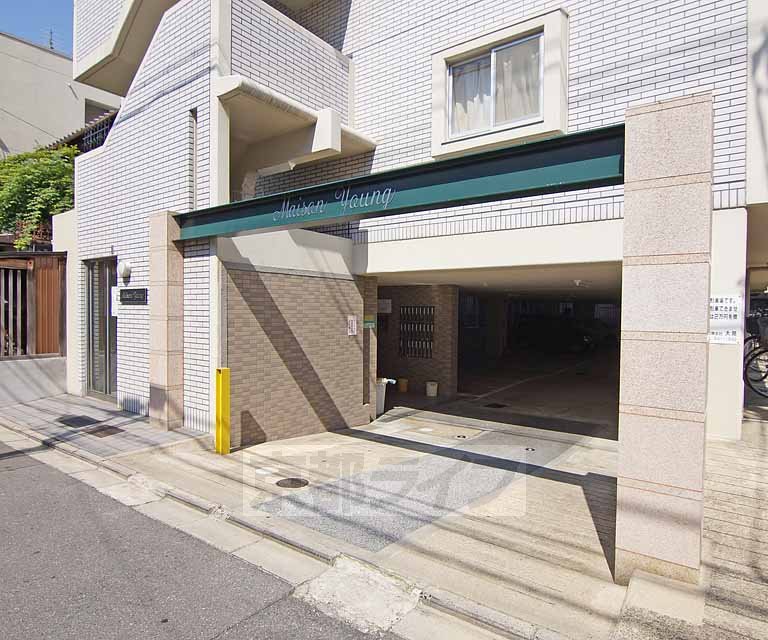 その他共有部分　建物入り口です。