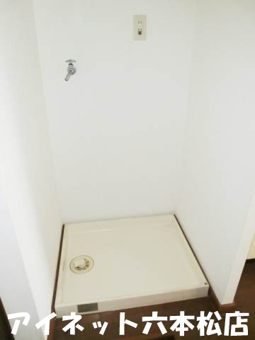 その他　室内に洗濯機置けます