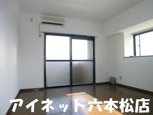 居室・リビング　広々としていいですね。