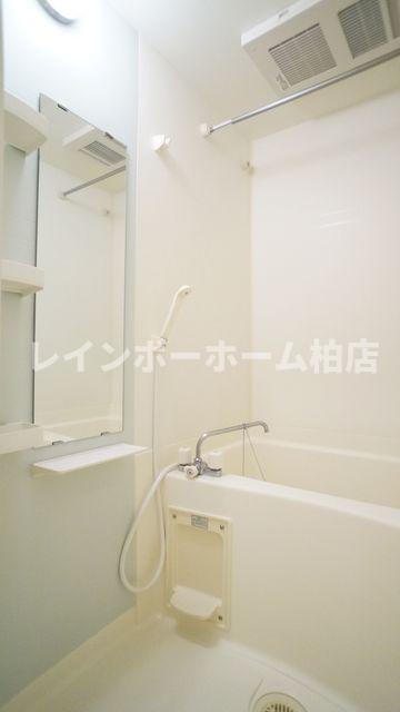 バス・シャワールーム　浴室乾燥機があります