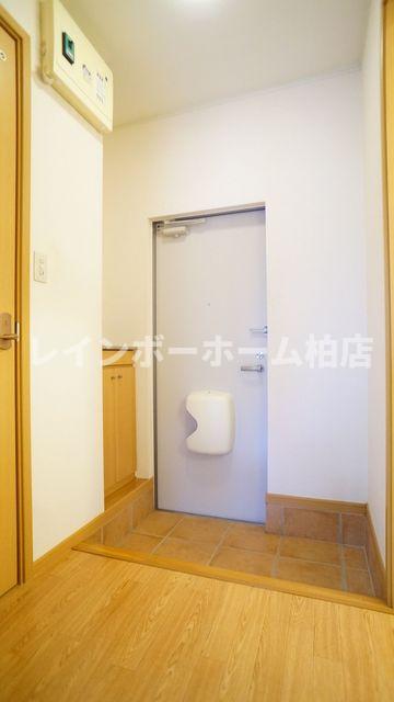 玄関　シューズボックスがあります