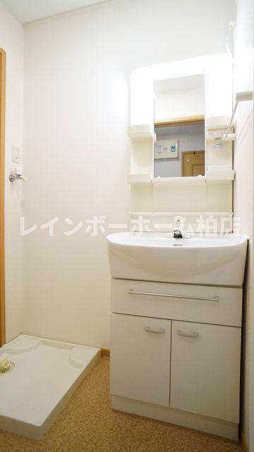 洗面設備　独立洗面台です