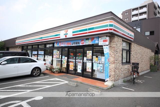 コンビニ　セブンイレブン（コンビニ）まで165m